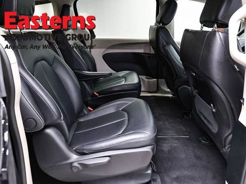 Used 2024 Chrysler Pacifica Select FWD image 24