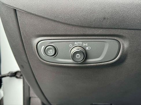 Used 2023 Chevrolet Equinox RS image 18