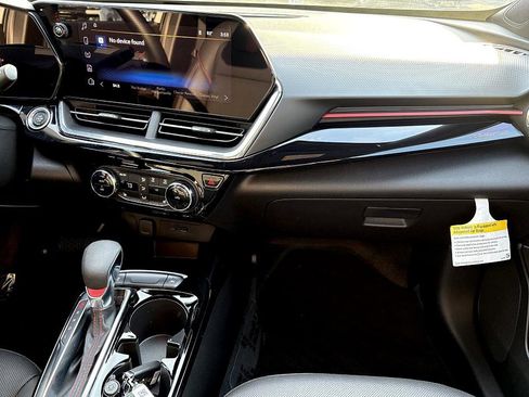 Certified 2025 Chevrolet Trax RS w/ Driver Confidence Package image 14