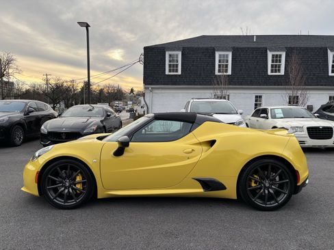 Used 2016 Alfa Romeo 4C Spider RWD image 14