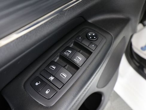 Used 2019 Jeep Grand Cherokee Limited X AWD/4WD image 30