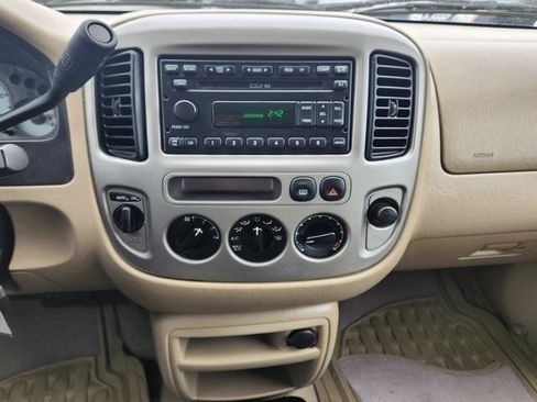 Used 2004 Ford Escape XLT AWD/4WD image 13