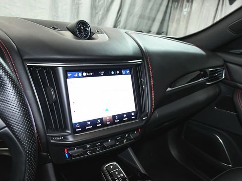 Used 2024 Maserati Levante GT Ultima AWD/4WD image 43