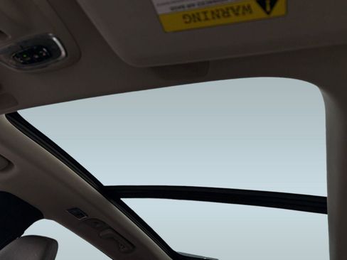 Used 2018 Volvo XC90 T6 Momentum w/ Convenience Package image 16