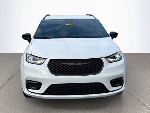 New 2026 Chrysler Pacifica Select w/ S Appearance Package FWD image 9