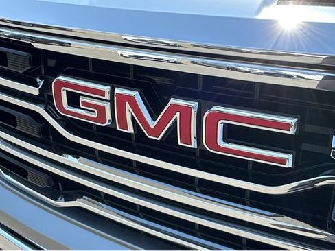 Used 2026 GMC Sierra 1500 SLT AWD/4WD image 40