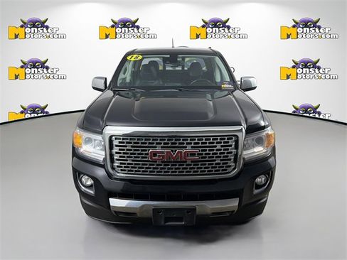 Used 2018 GMC Canyon Denali image 2