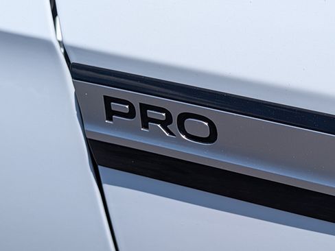 Used 2023 Volkswagen ID.4 Pro RWD image 9