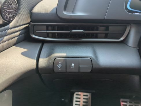 Certified 2025 Hyundai Elantra Sport FWD image 31