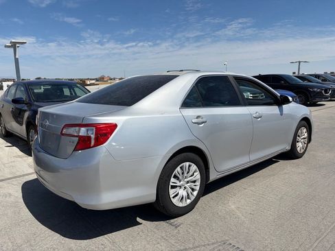 Used 2014 Toyota Camry LE FWD image 2