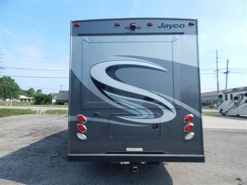 Used 2016 Mercedes-Benz Sprinter 3500 image 8