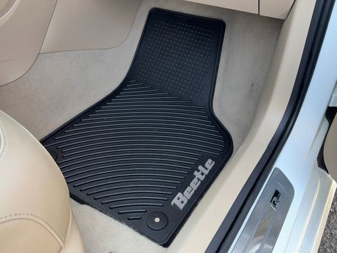 Used 2015 Volkswagen Beetle R-Line image 35