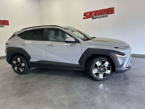 Used 2024 Hyundai Kona SEL FWD image 2