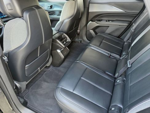 Used 2024 Cadillac Lyriq Tech RWD image 32