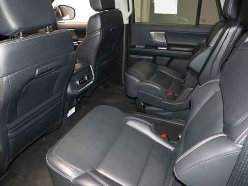 Certified 2025 Ford Expedition Max Platinum AWD/4WD image 21