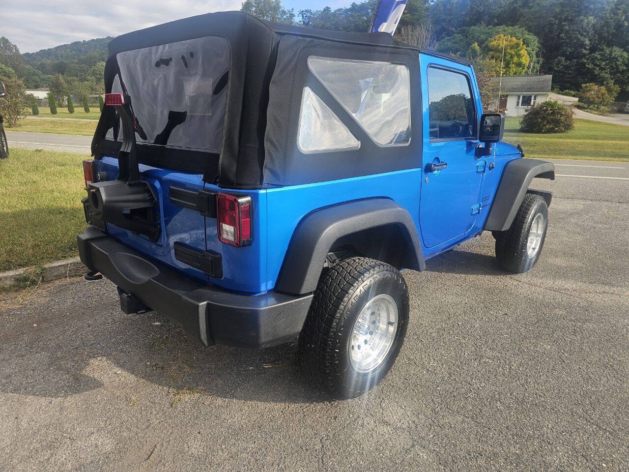 Used 2015 Jeep Wrangler Sport AWD/4WD image 5