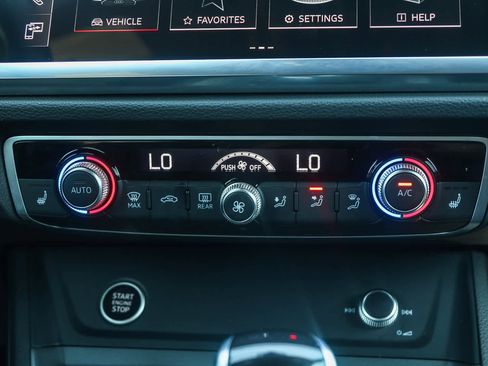 Used 2025 Audi Q3 2.0T Premium w/ Convenience Package image 18