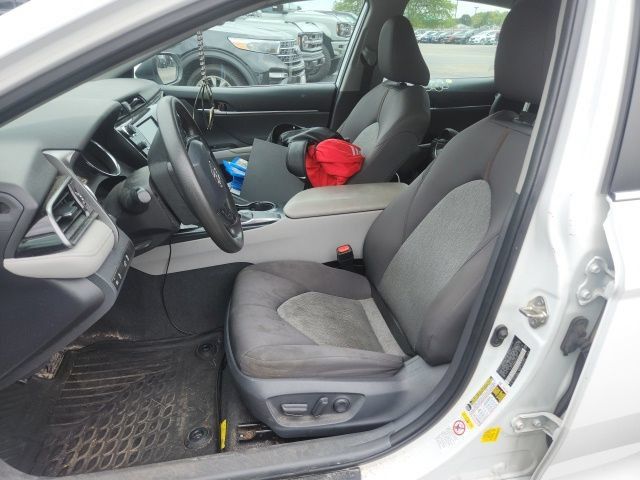 Used 2019 Toyota Camry LE w/ Convenience Package FWD image 12