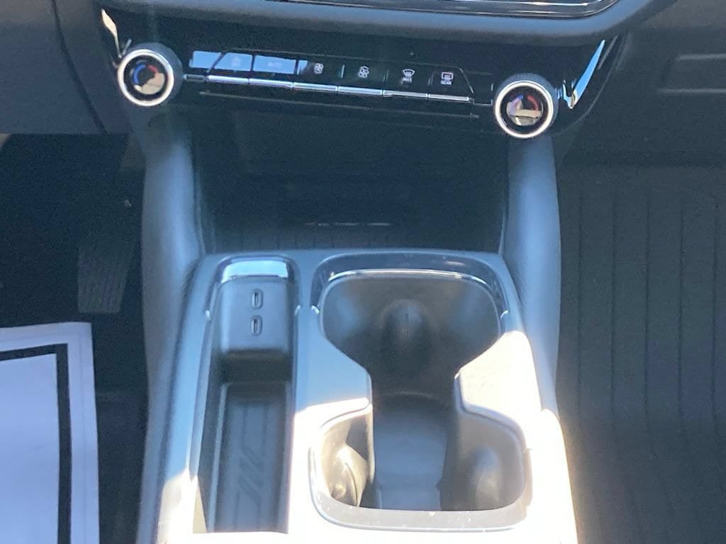 New 2026 Chevrolet Equinox EV RS w/ Convenience Package II FWD image 12