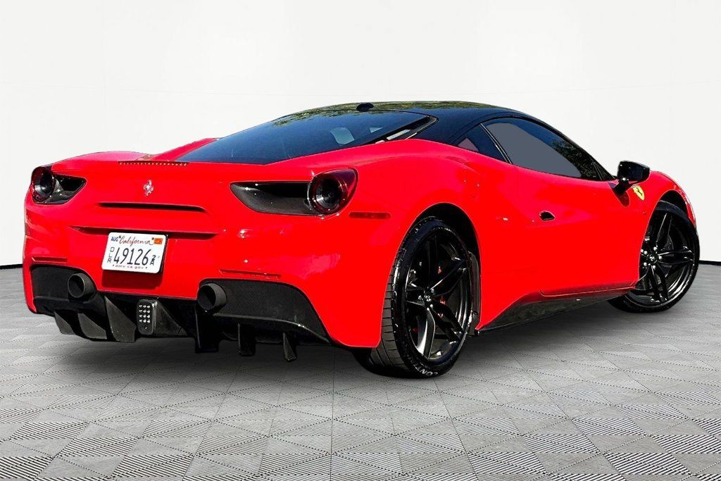 Used 2018 Ferrari 488 GTB RWD image 6