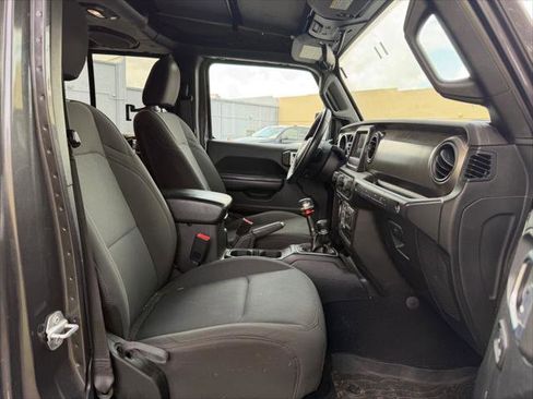 Used 2018 Jeep Wrangler Unlimited Sport S AWD/4WD image 16