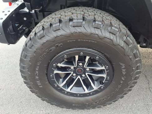 Used 2025 Jeep Wrangler Unlimited Rubicon AWD/4WD image 32