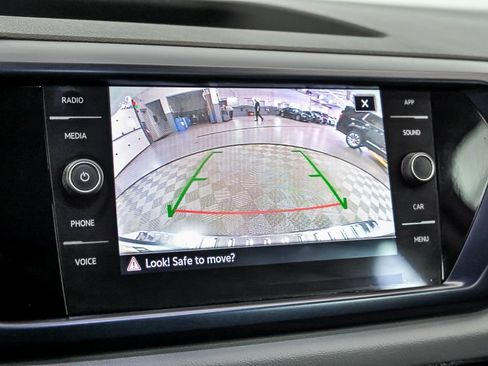 Certified 2023 Volkswagen Taos SE w/ Panoramic Sunroof Package AWD/4WD image 21