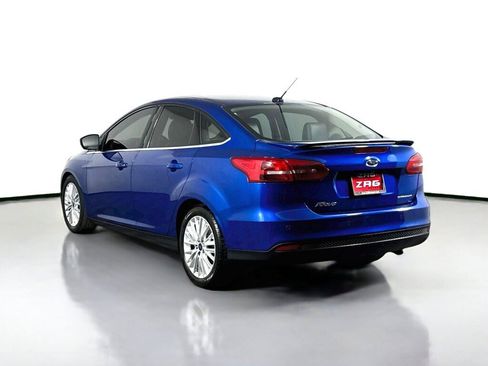 Used 2018 Ford Focus Titanium w/ Titanium Technology Package FWD image 3