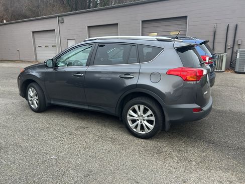 Used 2015 Toyota RAV4 Limited image 2