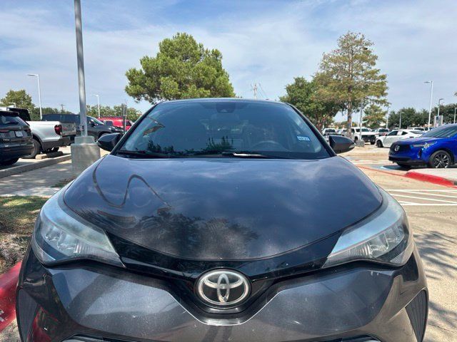 Used 2020 Toyota C-HR LE FWD image 4
