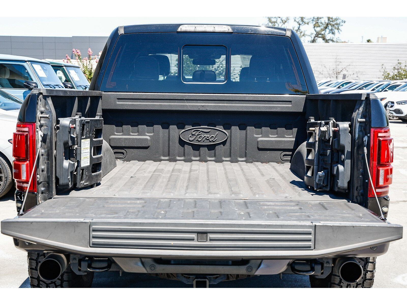 Used 2018 Ford F150 Raptor w/ Equipment Group 802A Luxury AWD/4WD image 24