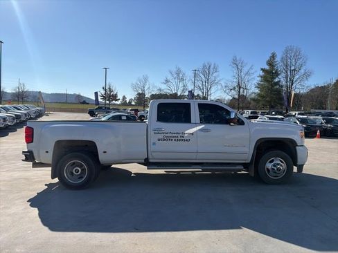 Used 2019 GMC Sierra 3500 Denali w/ Duramax Plus Package image 11