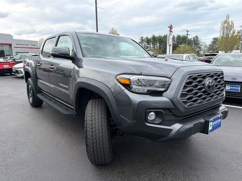 Certified 2023 Toyota Tacoma TRD Off-Road AWD/4WD image 3