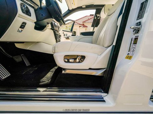 Used 2020 Rolls-Royce Phantom Sedan RWD image 41