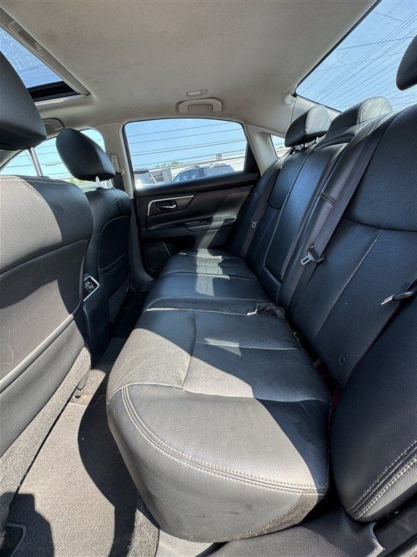 Used 2016 Nissan Altima 2.5 SL w/ 2.5 Technology Package FWD image 11