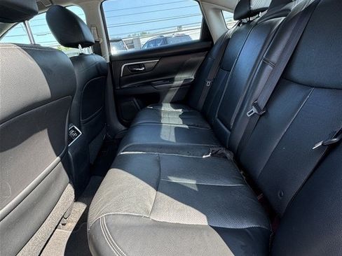 Used 2016 Nissan Altima 2.5 SL w/ 2.5 Technology Package FWD image 11