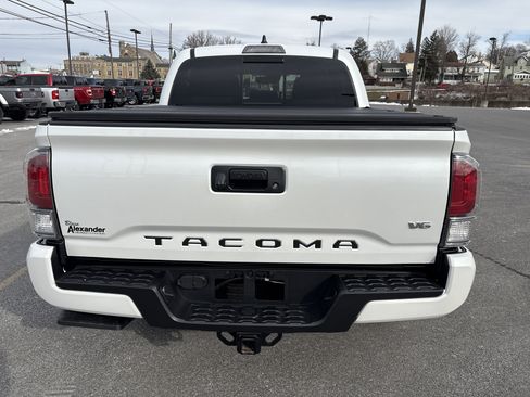 Used 2023 Toyota Tacoma TRD Sport image 4