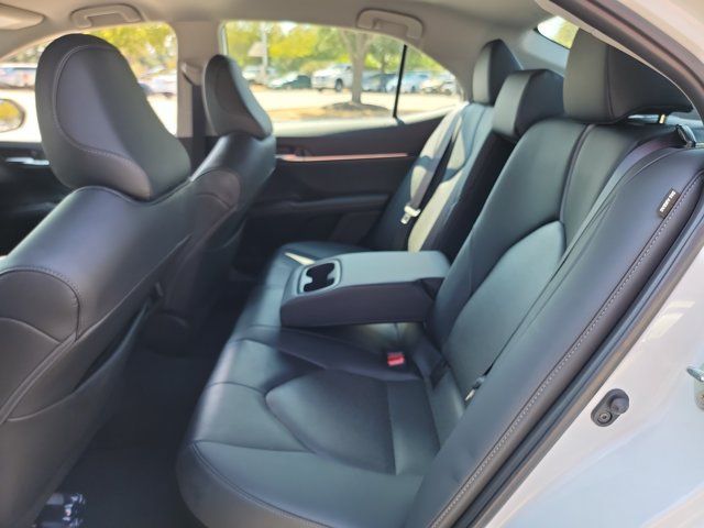 Used 2022 Toyota Camry XLE w/ Cold Weather Package FWD image 11