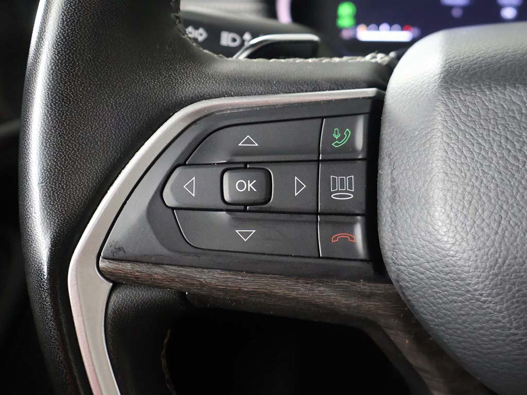 Used 2023 Jeep Grand Cherokee L Limited AWD/4WD image 42
