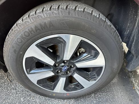 Used 2018 Subaru Forester 2.5i Premium AWD/4WD image 17