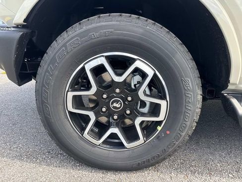 New 2026 Ford Bronco Outer Banks image 9