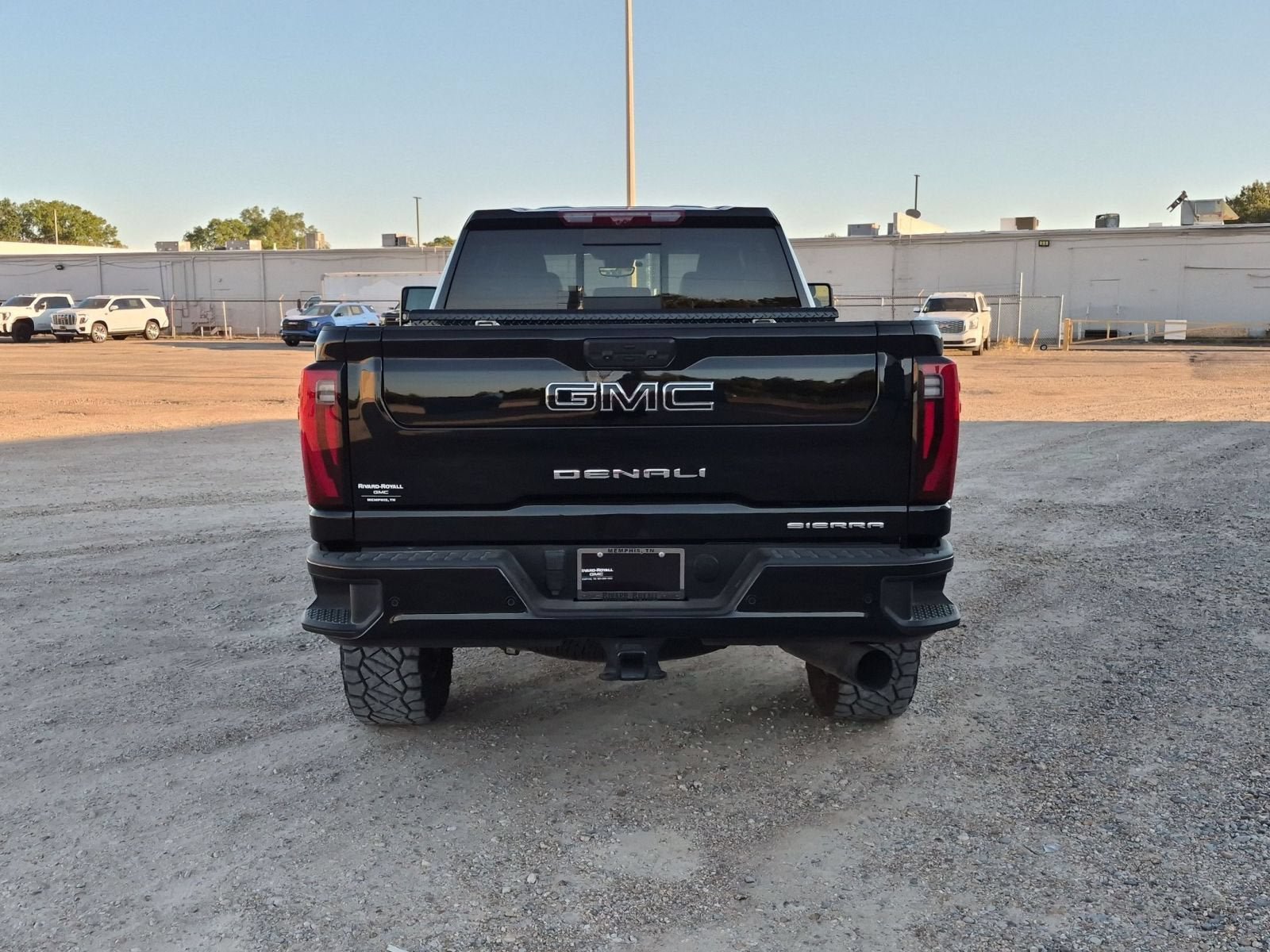 Used 2025 GMC Sierra 2500 Denali w/ Denali Reserve Package AWD/4WD image 5