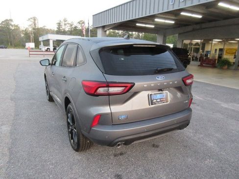 Used 2024 Ford Escape ST-Line Elite w/ Premium Technology Package AWD/4WD image 3