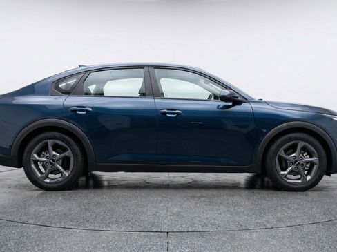 Used 2025 Kia K4 LXS image 11