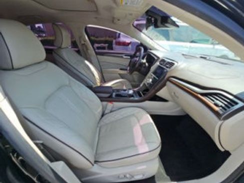 Used 2018 Ford Fusion Platinum FWD image 5
