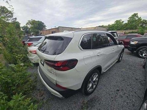 Used 2024 BMW X5 xDrive50e w/ Premium Package AWD/4WD image 2