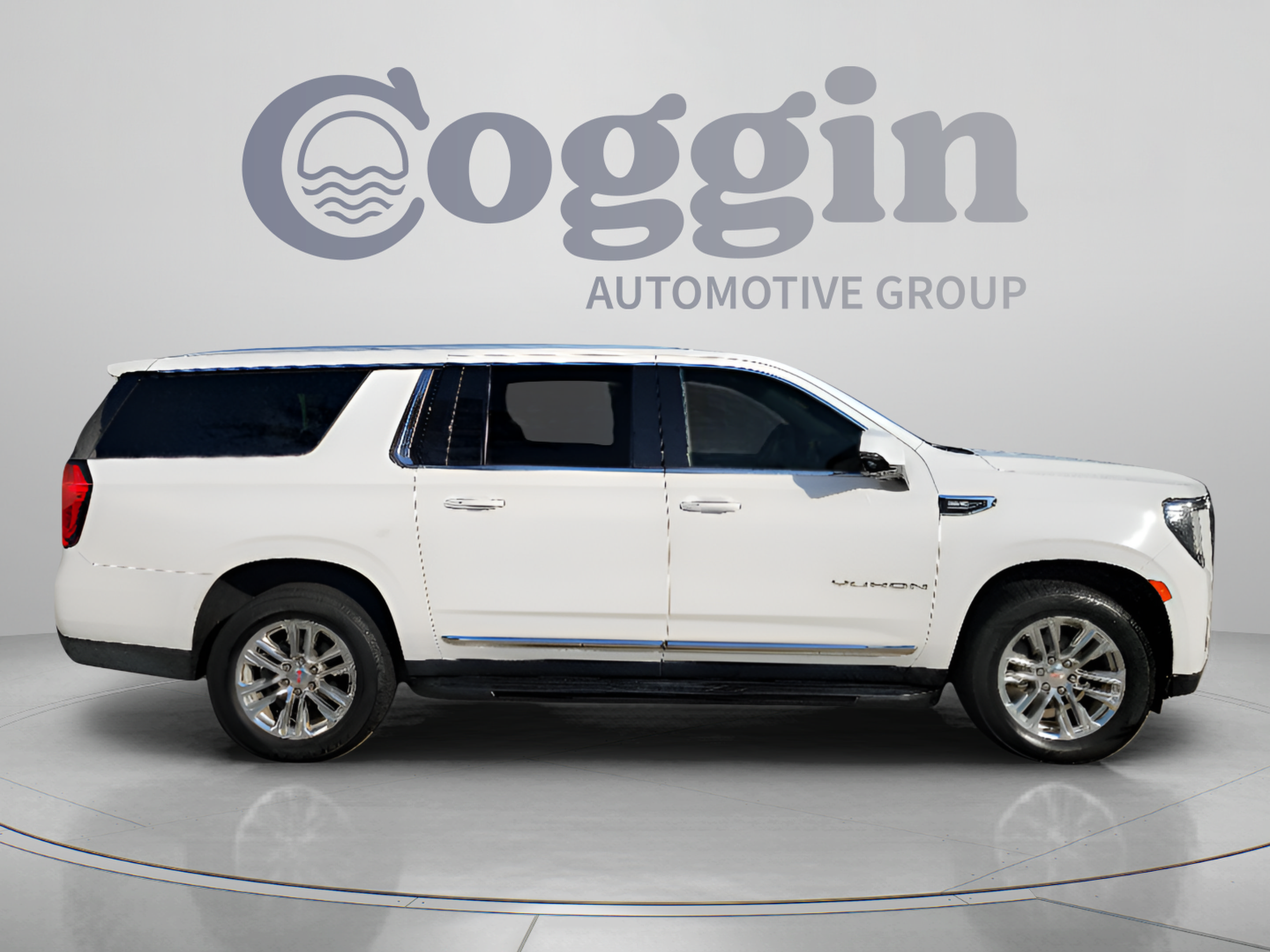 Used 2022 GMC Yukon XL SLT w/ SLT Luxury Package AWD/4WD image 4