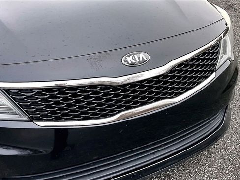 Used 2018 Kia Optima LX w/ 17" Alloy Wheels Package image 27