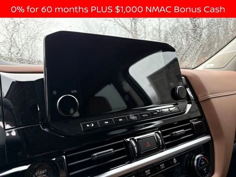 New 2025 Nissan Pathfinder Platinum image 8