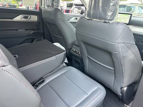 New 2026 Ford Explorer Active w/ Active Comfort Package AWD/4WD image 12